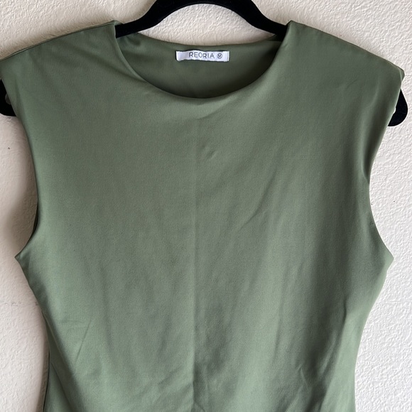 Rule Your World Padded Shoulder Bodysuit Size Medium Reoria - Picture 3 of 6